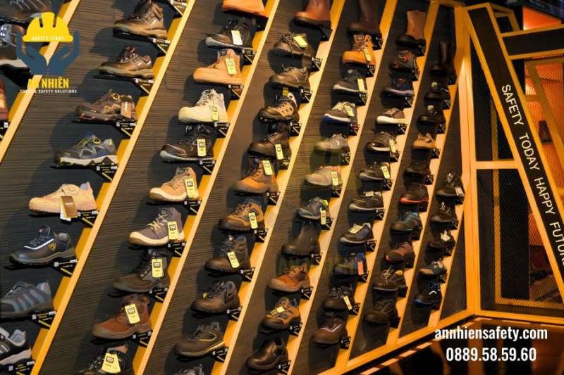 Dia-chi-mua-giay-bao-ho-lao-dong-chinh-hang-uy-tin